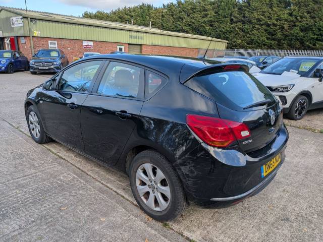 2015 Vauxhall Astra 1.6i 16V Design 5dr