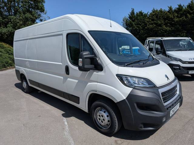 Peugeot Boxer 2.2 BlueHDi H2 Professional Van 140ps Panel Van Diesel WHITE