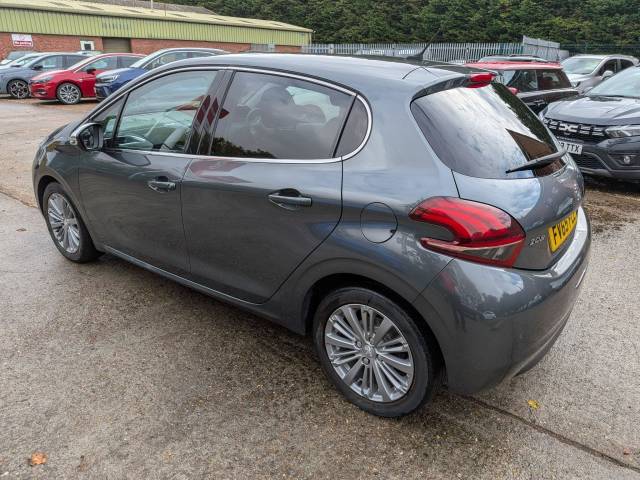 2015 Peugeot 208 1.6 BlueHDi 100 Allure 5dr